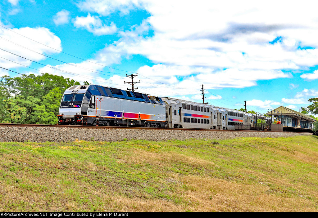 NJT 4552 on train 5123